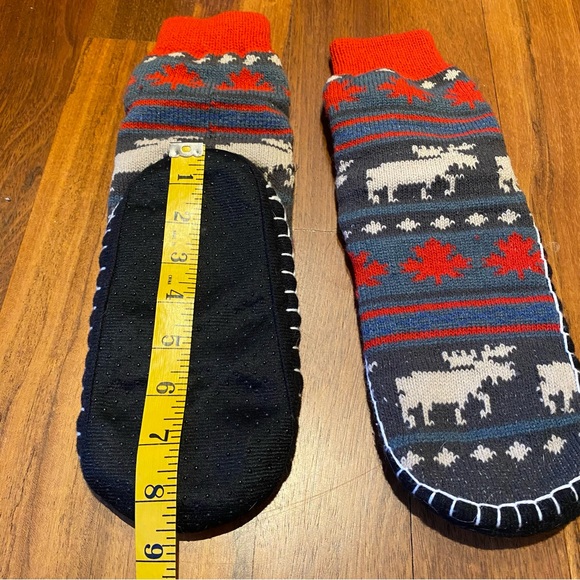 Knit Cabin Moose Slipper Socks with Maple Leaf motif, about a S-M or 4-8 - Picture 6 of 6